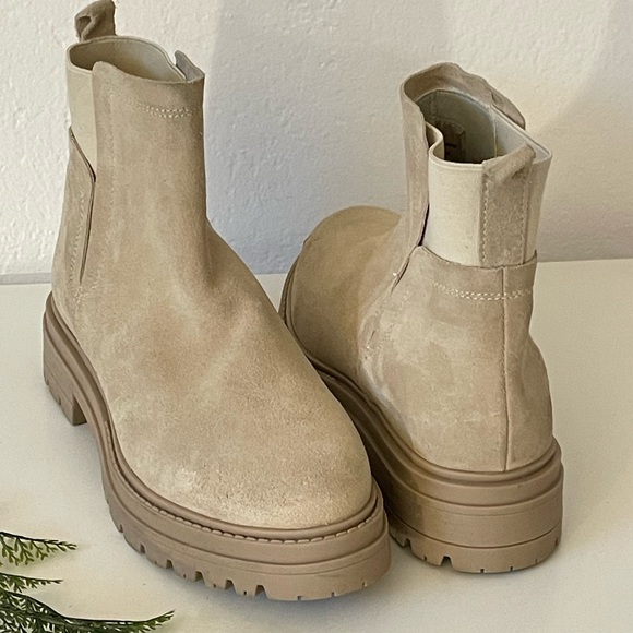 Steve Madden Shoes - Steve Madden MOIRA Bootie Size:9.5